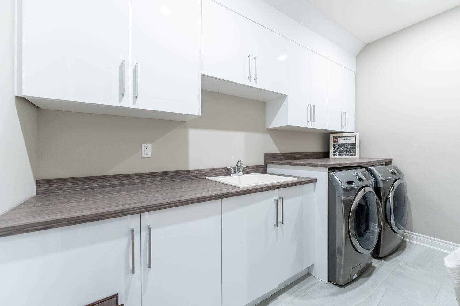 101 Lampman Dr