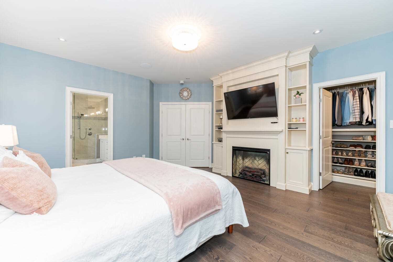 101 Lampman Dr