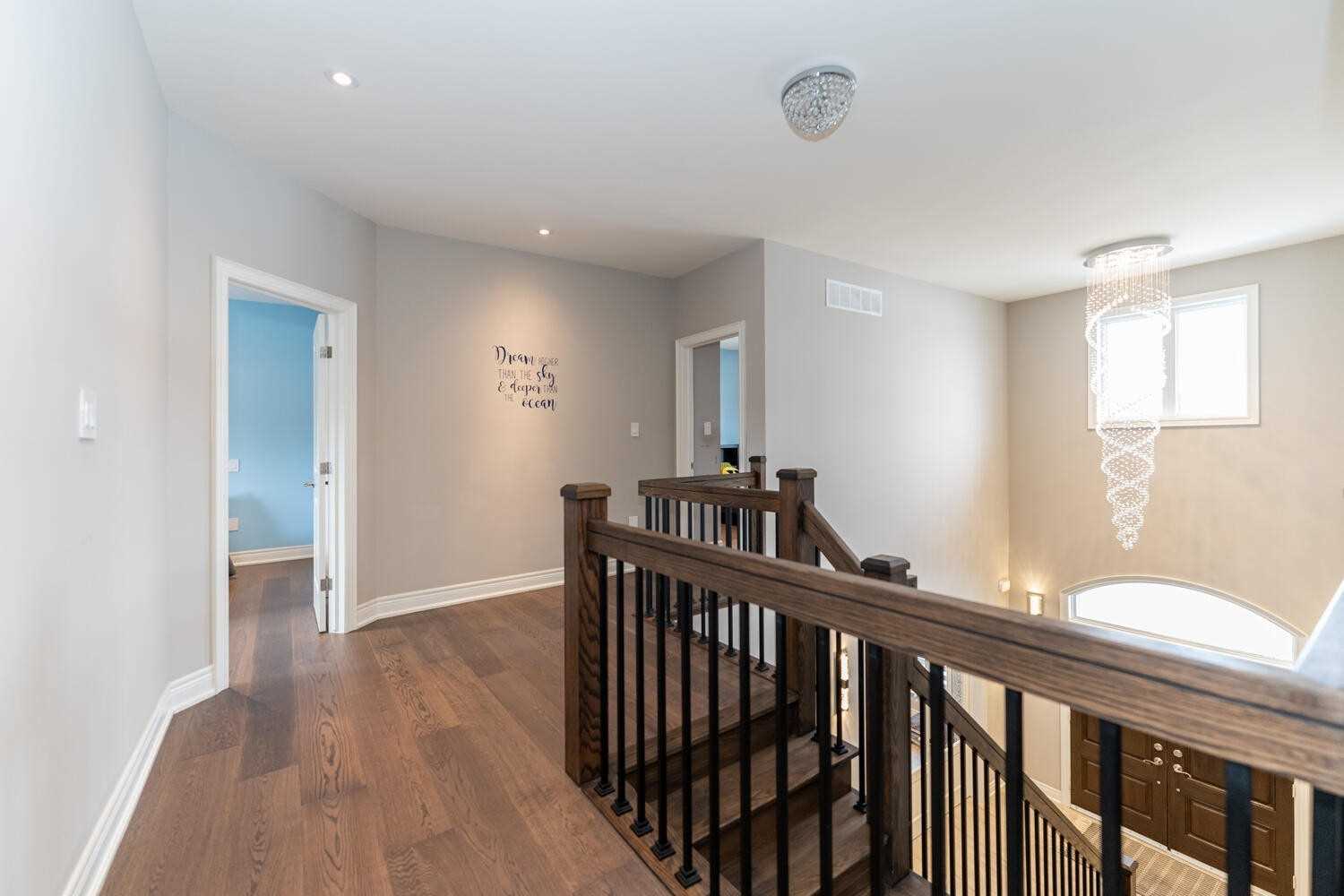 101 Lampman Dr