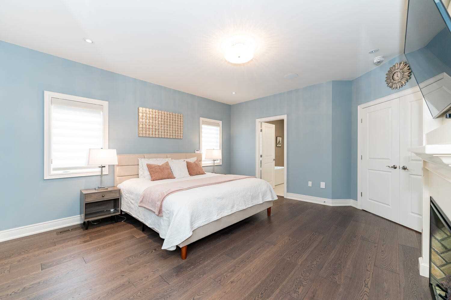 101 Lampman Dr