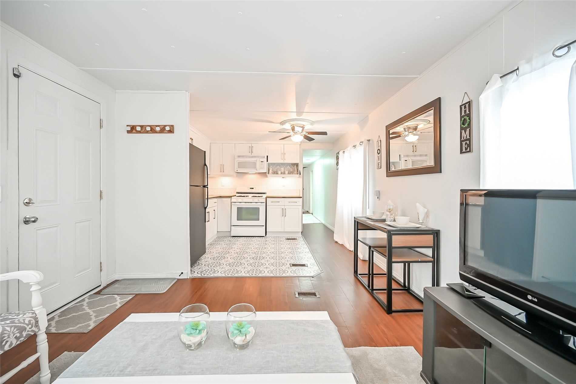 2189 Dundas St, #84