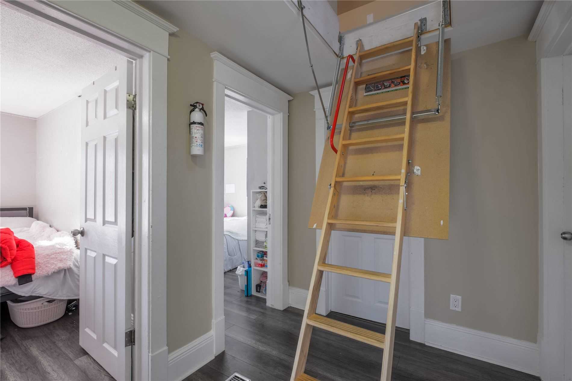 35 Hamilton St