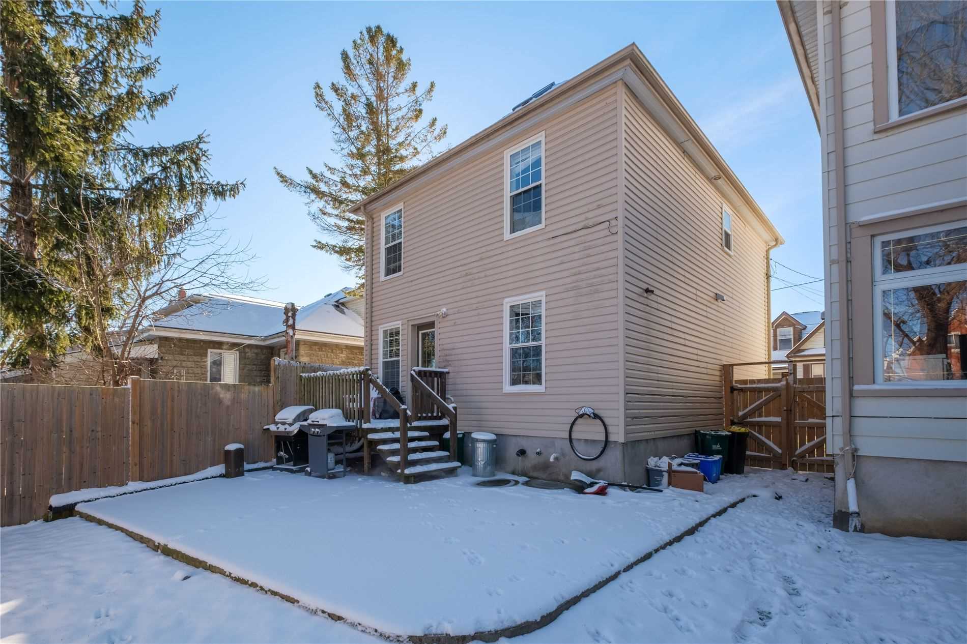 35 Hamilton St