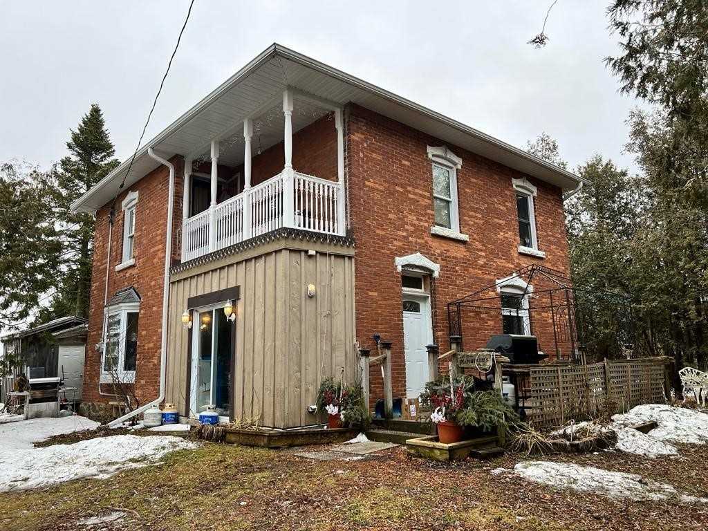 703 Victoria Street