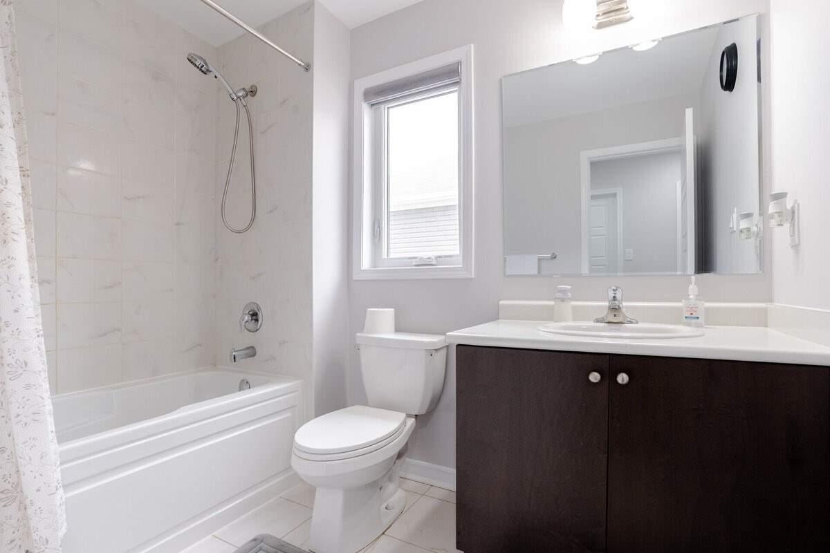 455 Guelph Avenue, #16