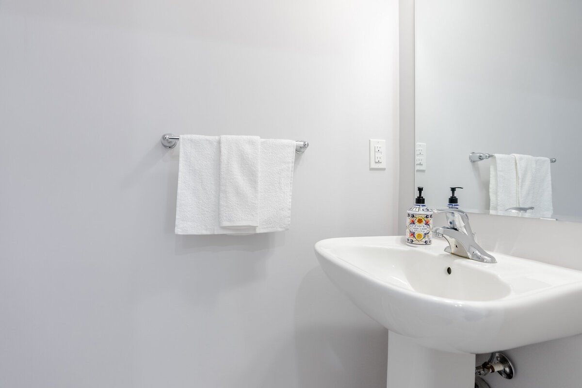 455 Guelph Avenue, #16