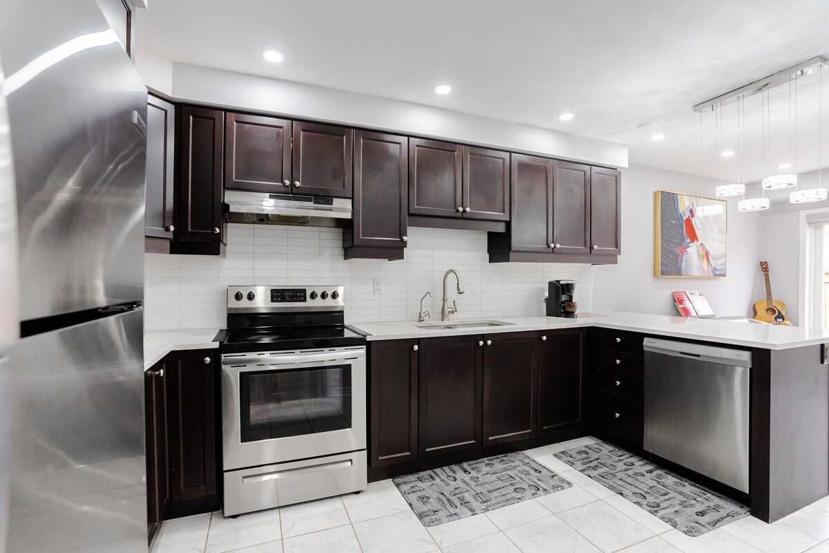455 Guelph Avenue, #16