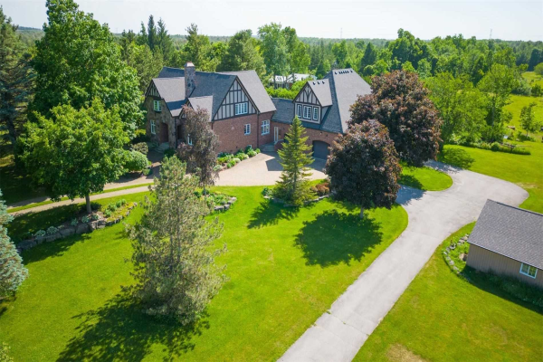 1653 Westover Rd, Hamilton
