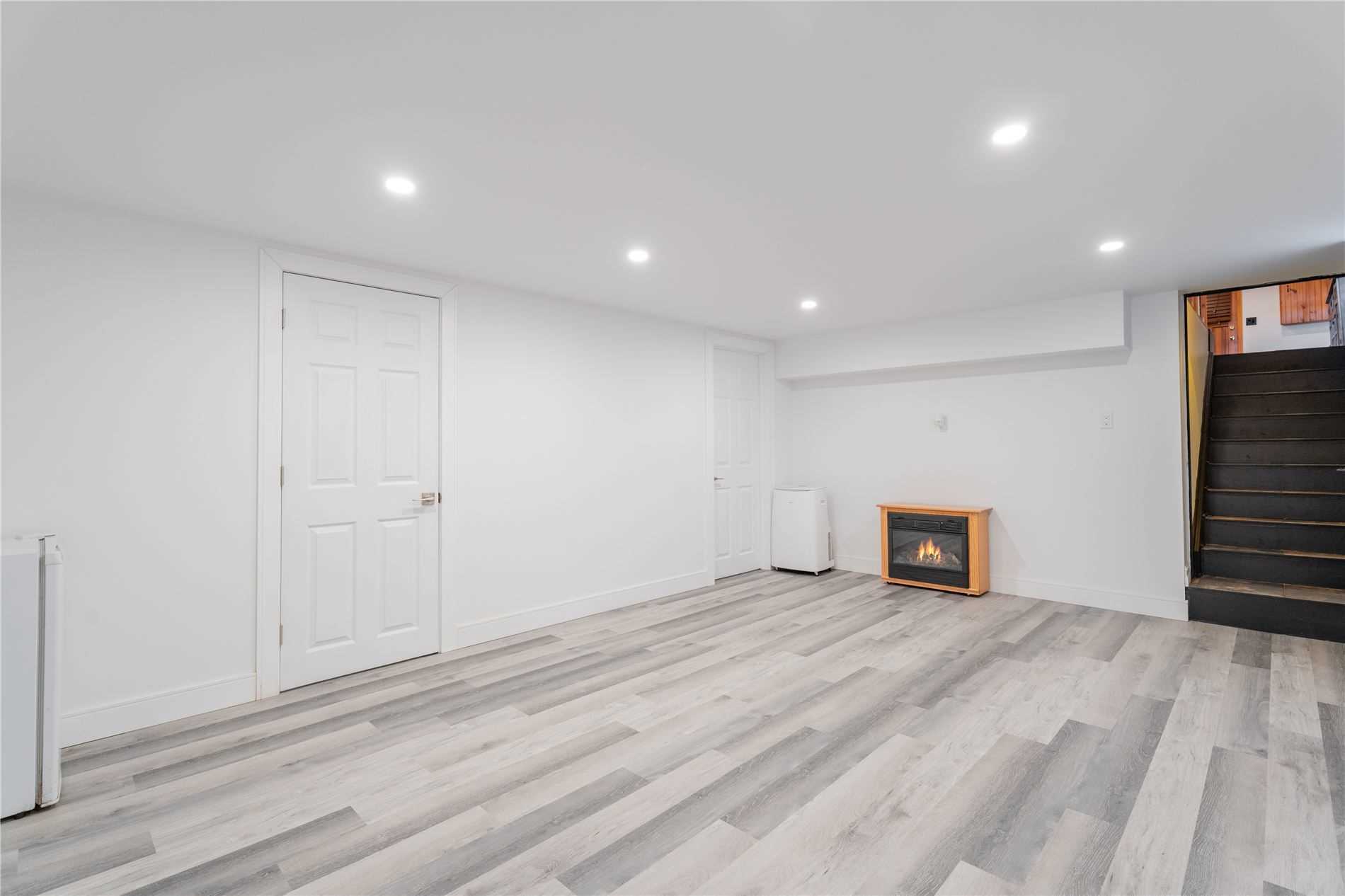 5374 Close Point Rd, #15