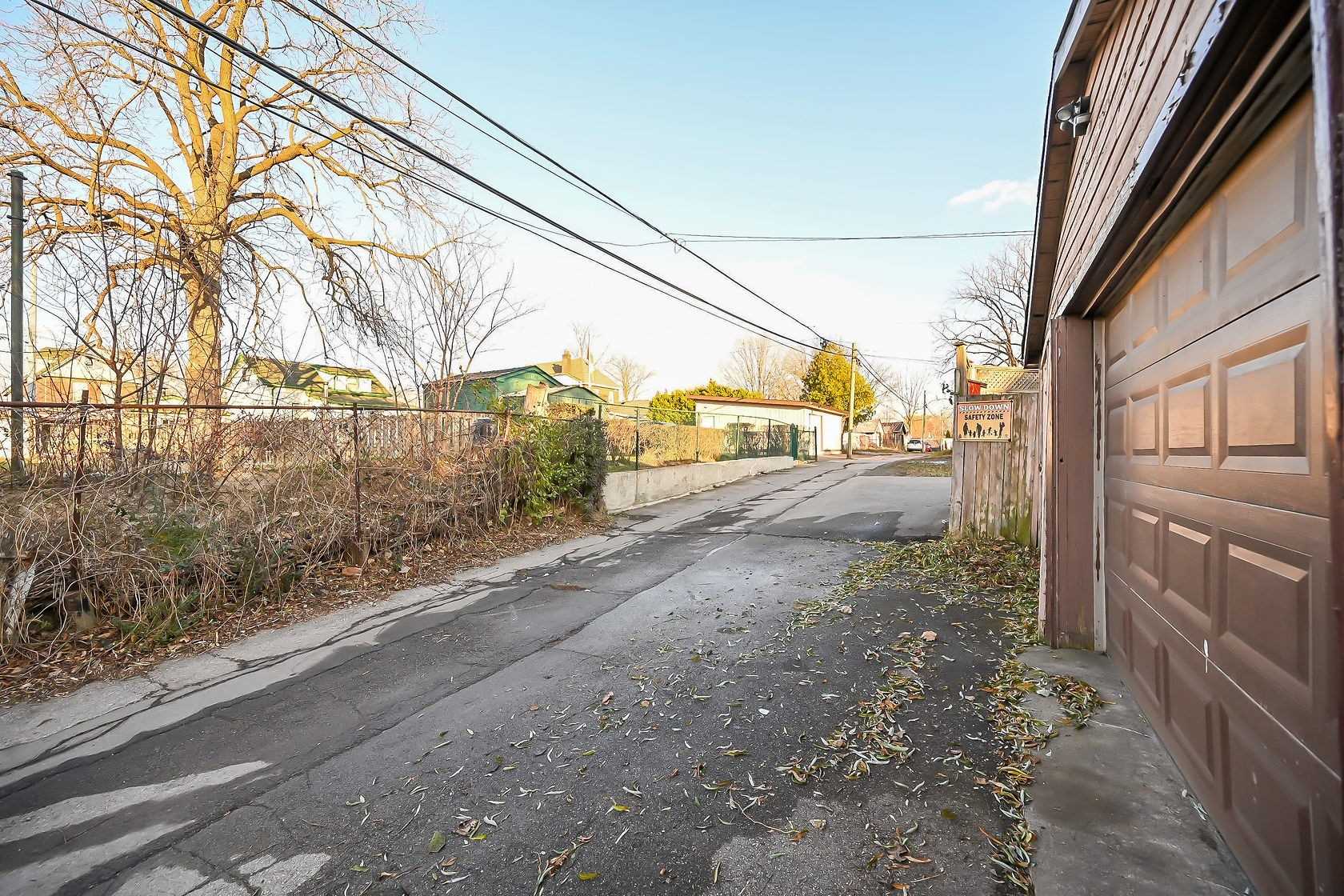 396 Charlton Avenue W