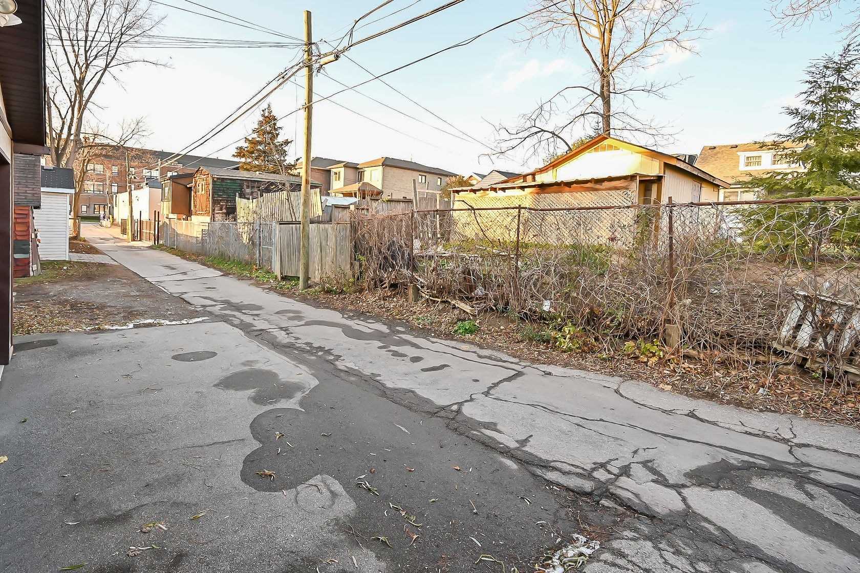396 Charlton Avenue W