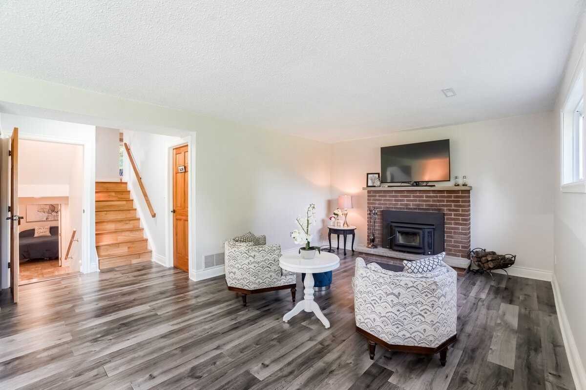 18 Crago Road