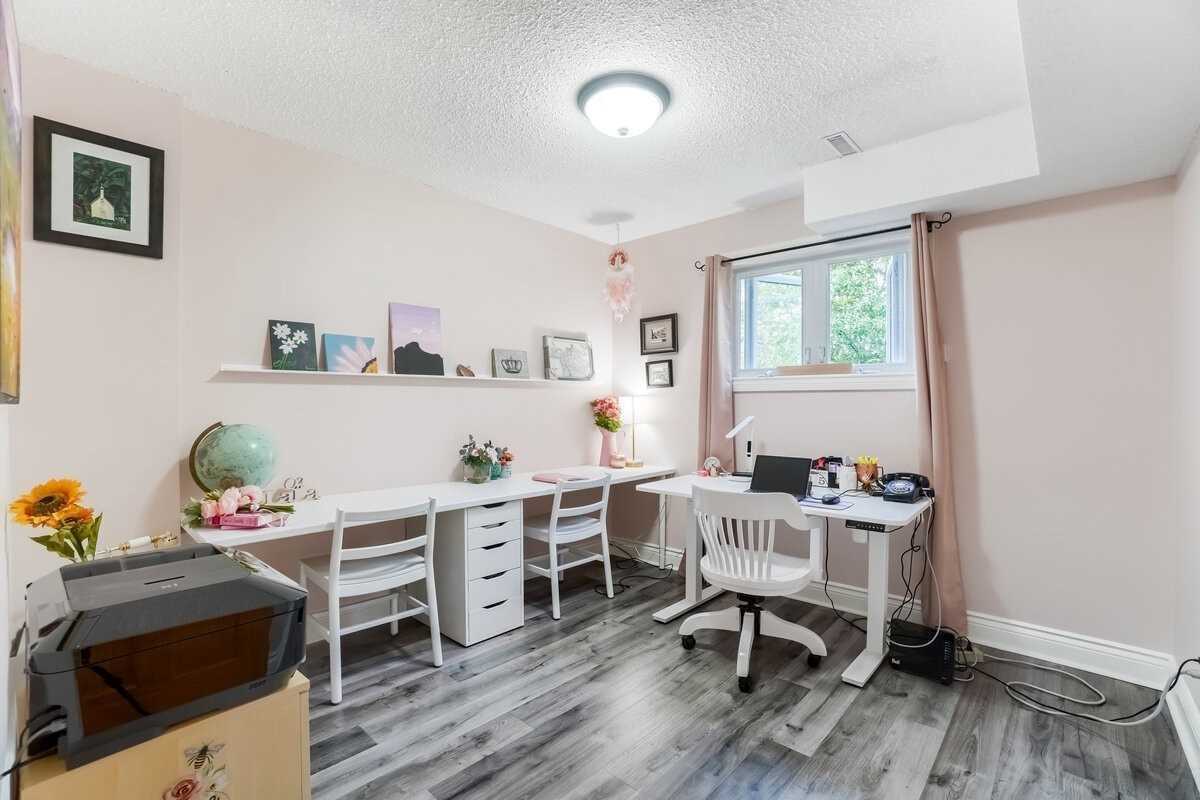 18 Crago Road