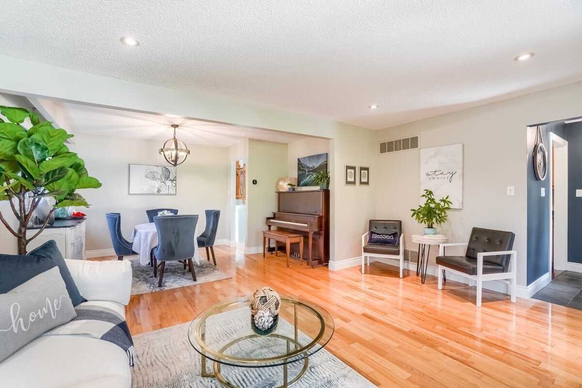 18 Crago Road