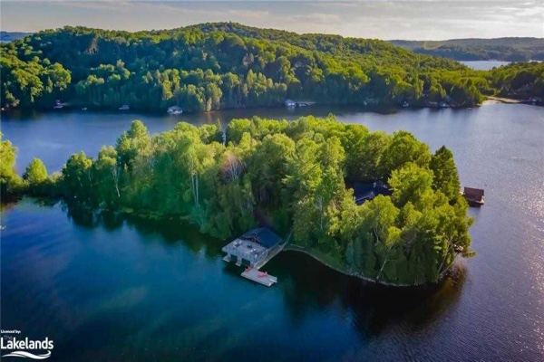 1030 Thompson Lane, Lake of Bays