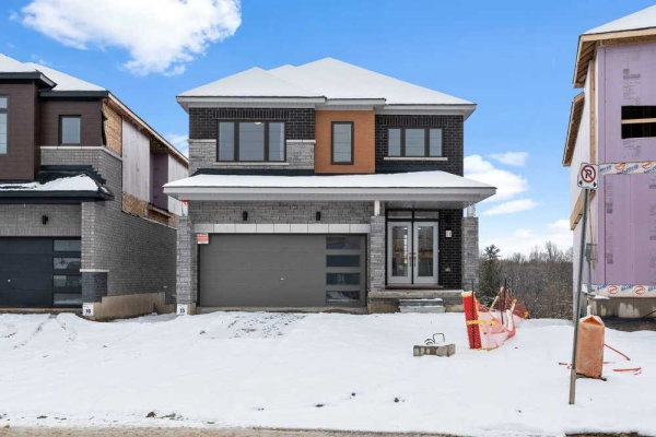 11 Bee Cres