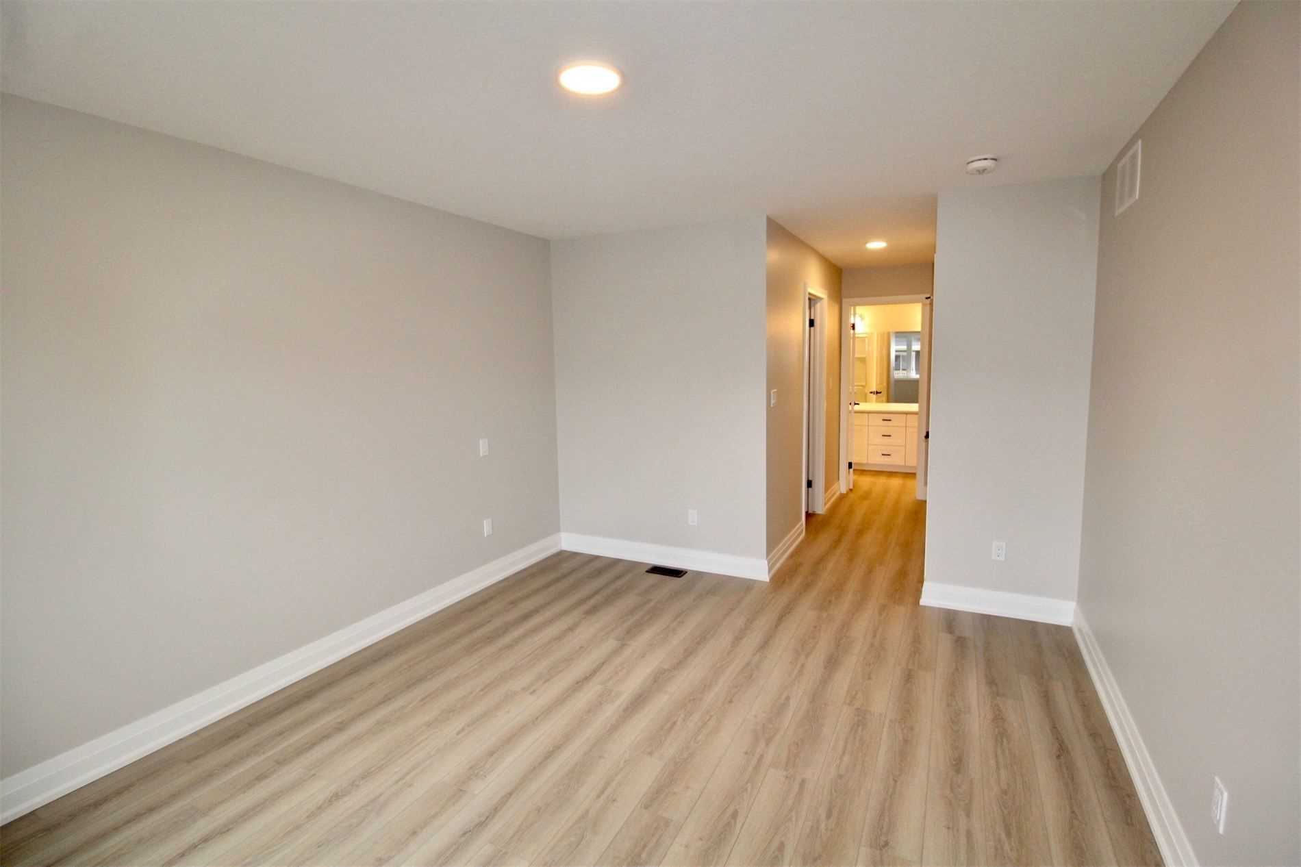 Listing X5879102 - Large Photo # 10