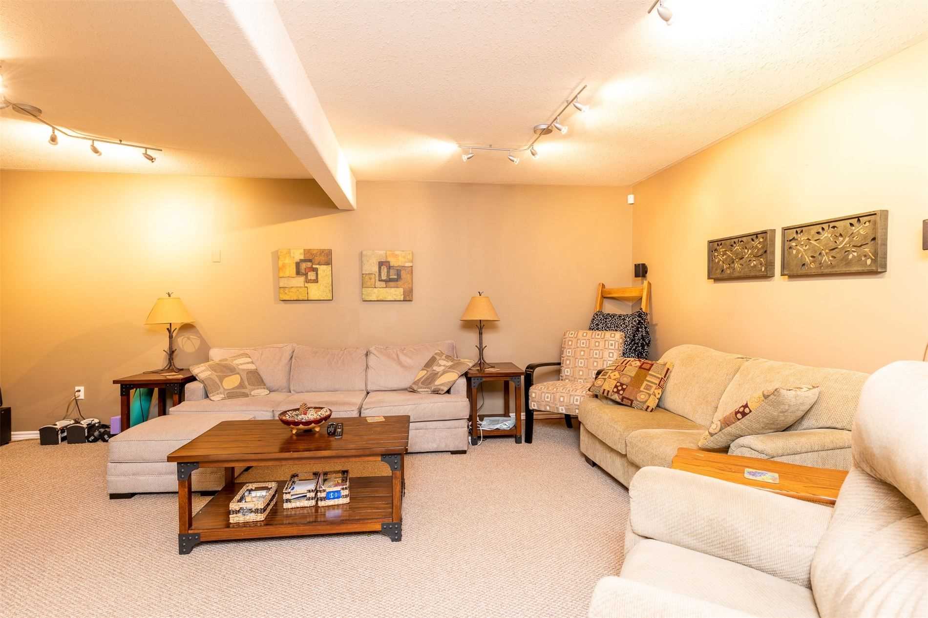 8 Bradley Lane