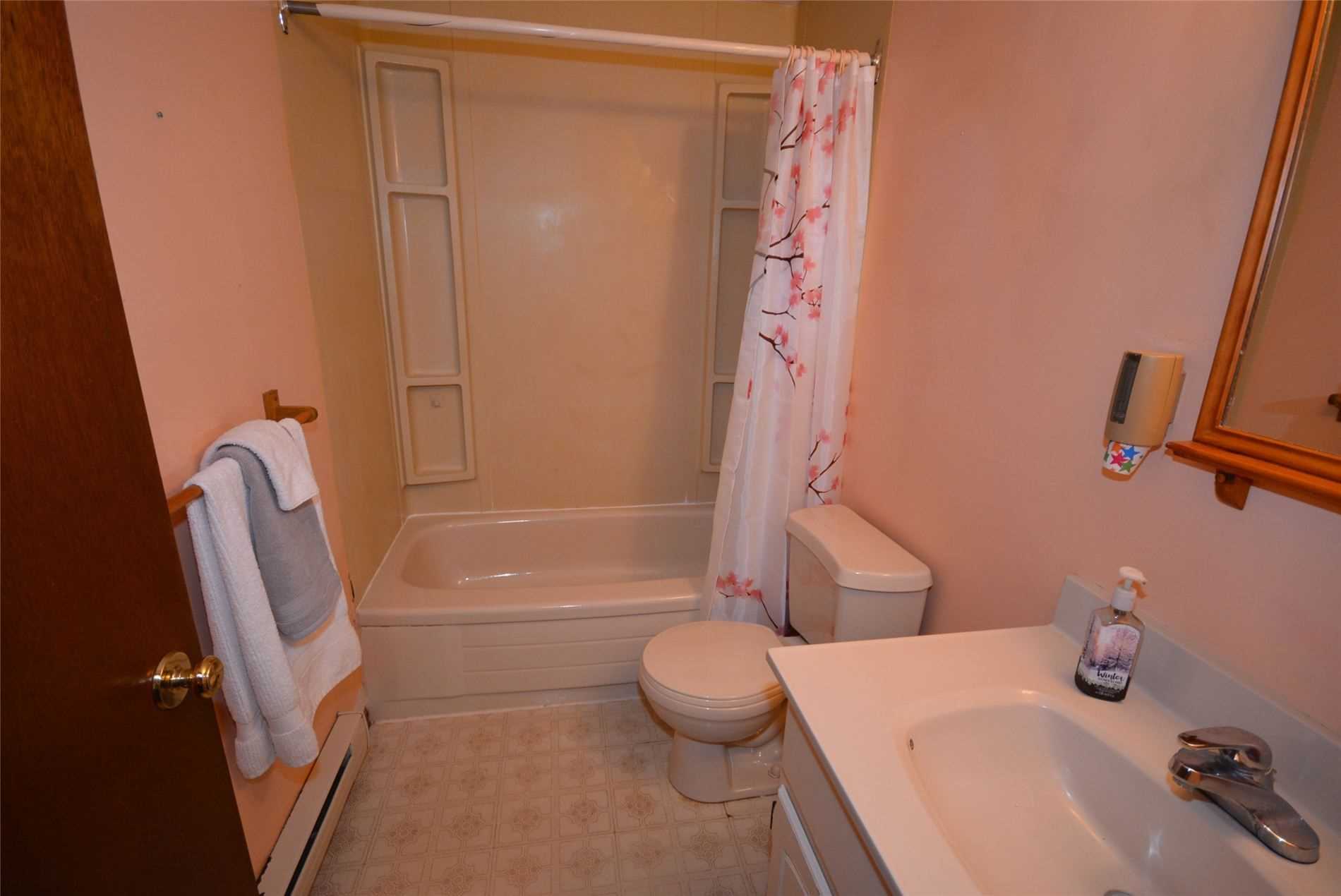 Listing X5881144 - Large Photo # 19