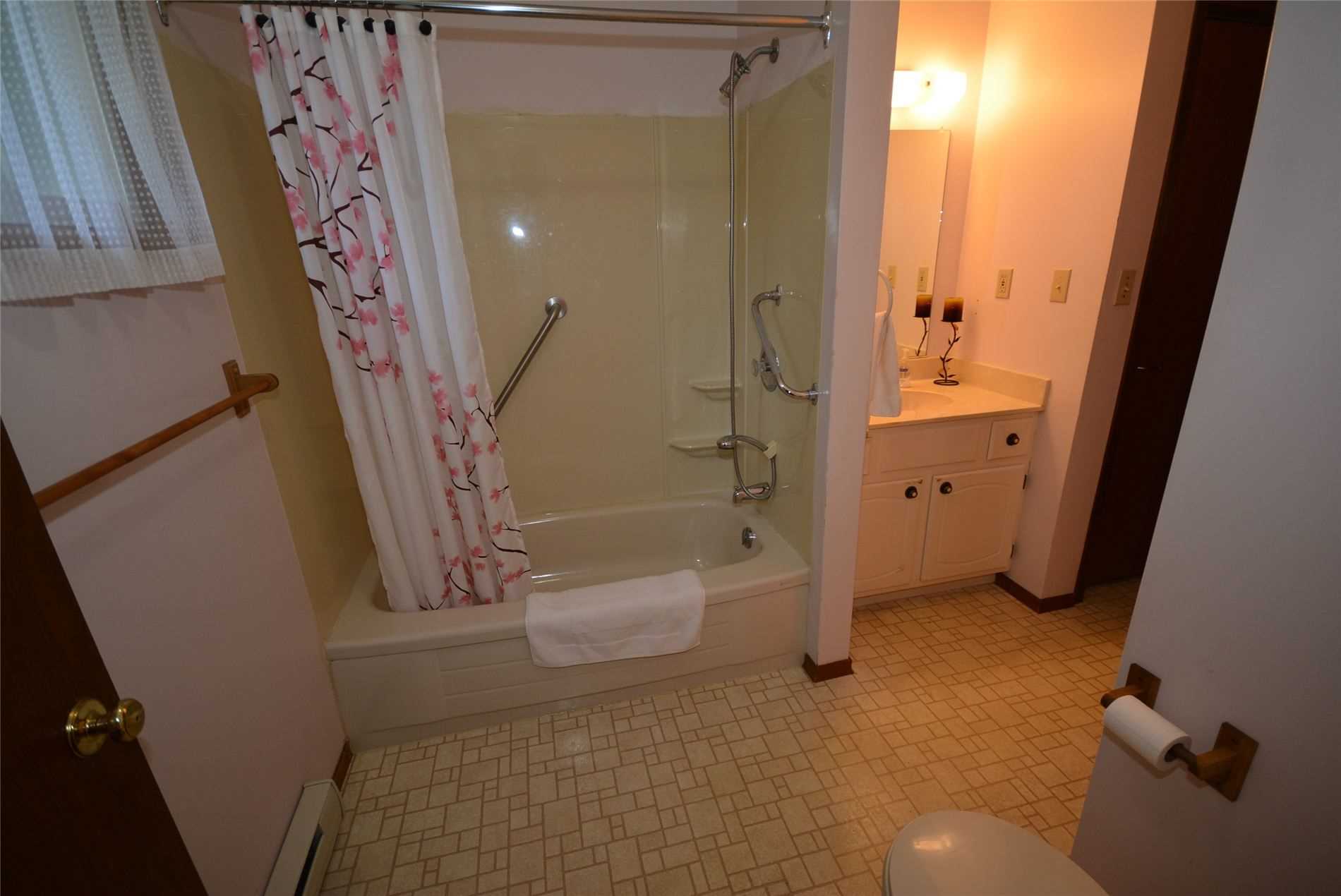 Listing X5881144 - Large Photo # 13