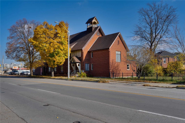 150 Colborne St W, Brantford