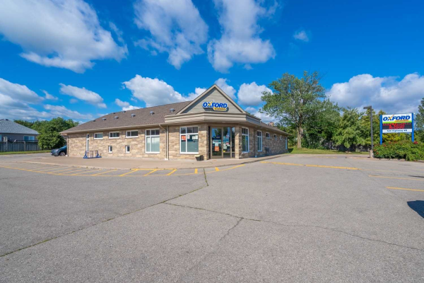 520 Highway 8, Hamilton