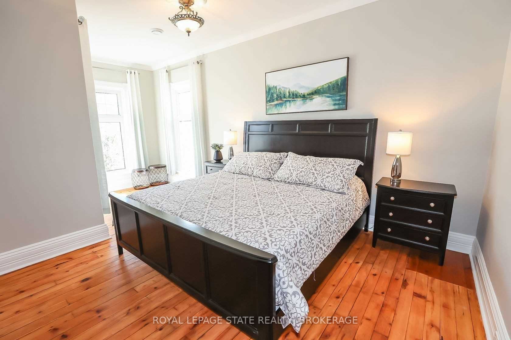 104 Main St E