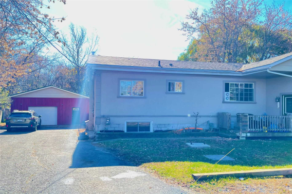 906 Old Highway 2, Quinte West
