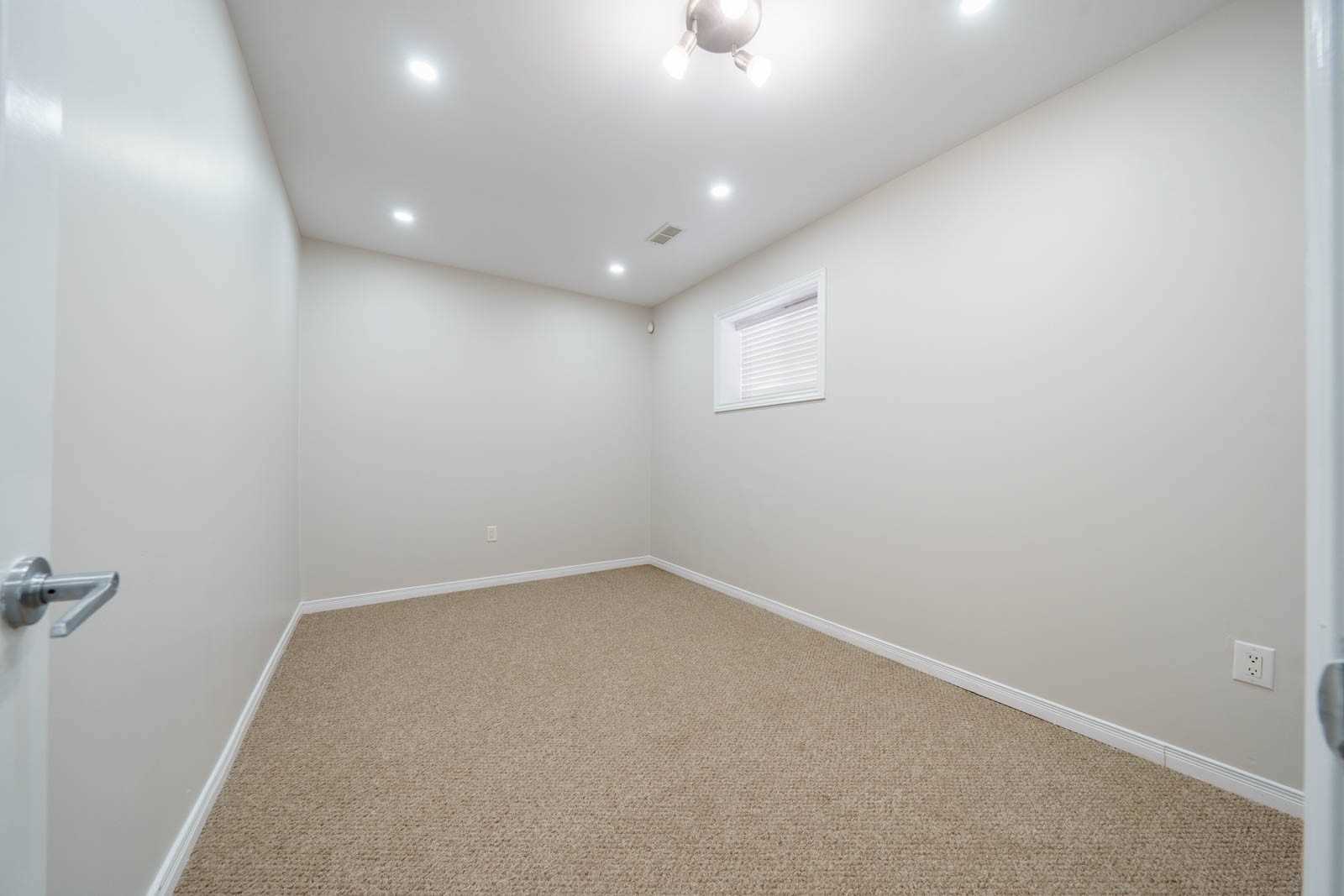Listing X5885115 - Large Photo # 23