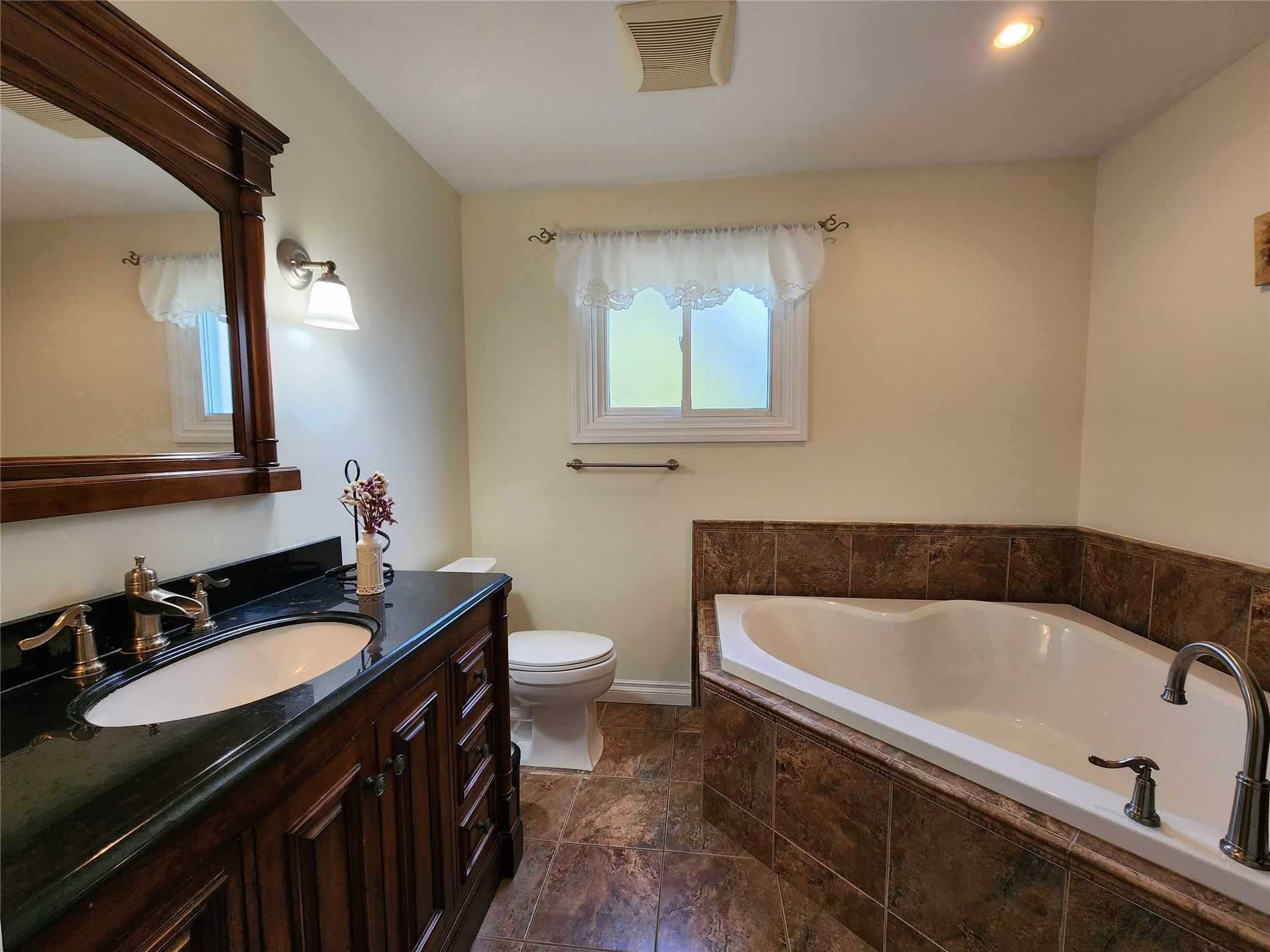 Listing X5885887 - Large Photo # 5