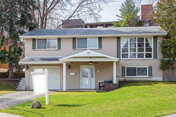 22 Colonial Crt, Hamilton
