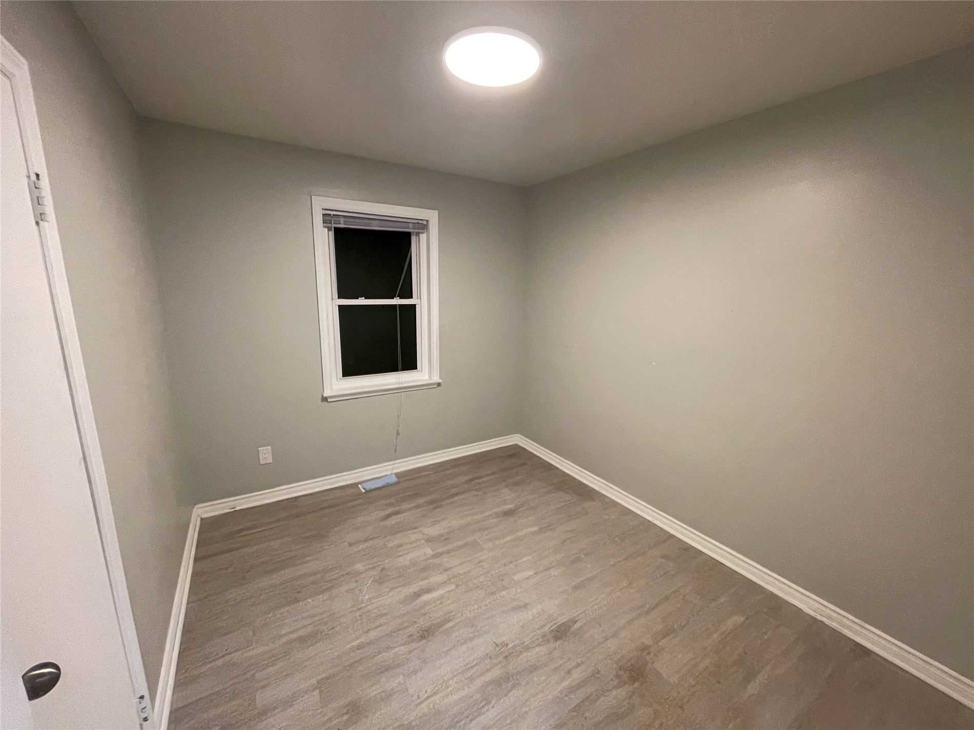 12 Fernwood Cres