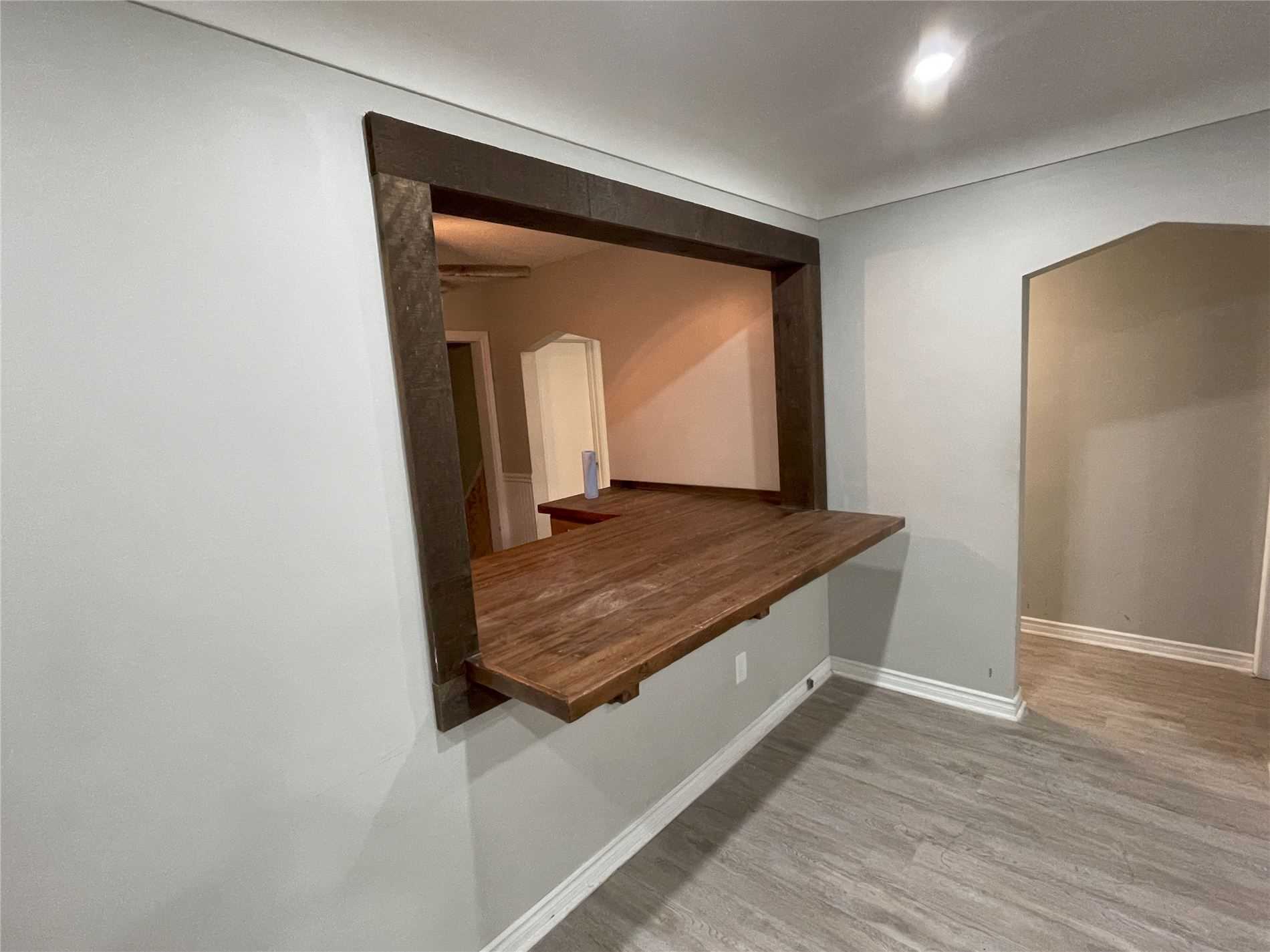 12 Fernwood Cres