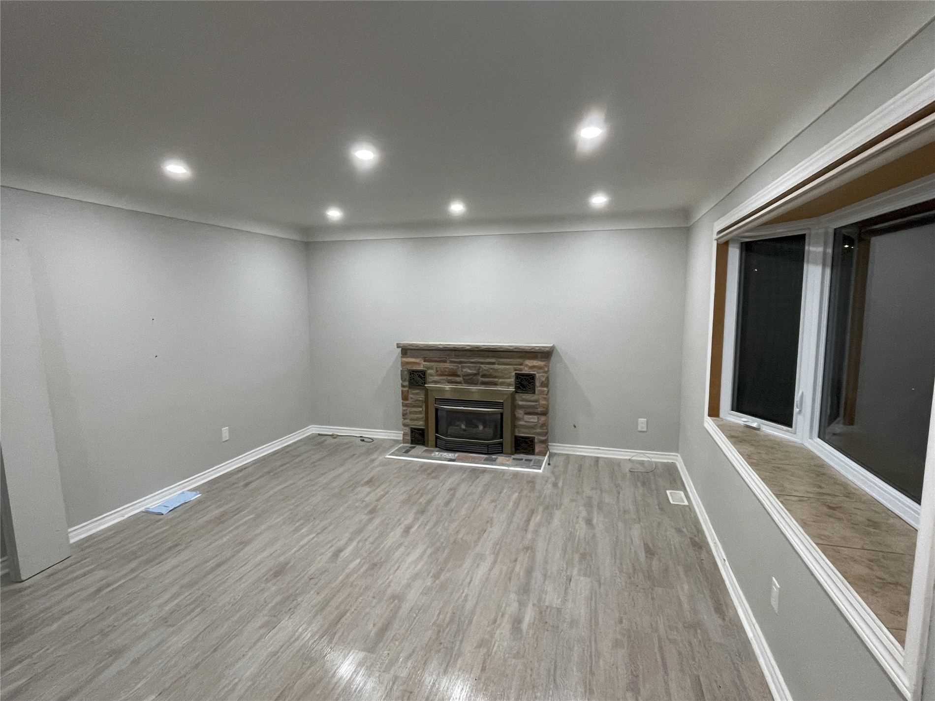 12 Fernwood Cres