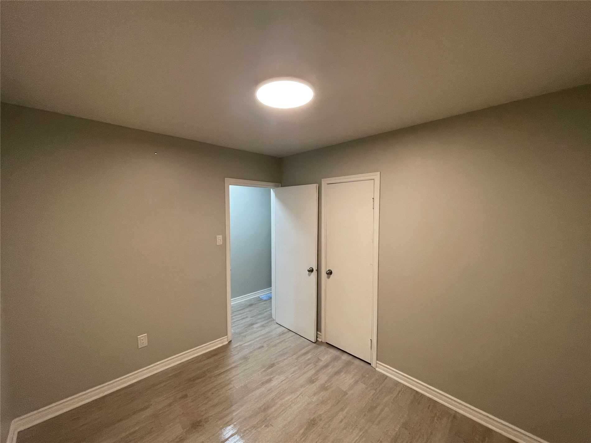 12 Fernwood Cres