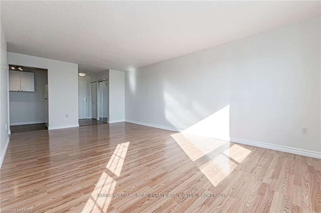 Listing X5889745 - Large Photo # 5