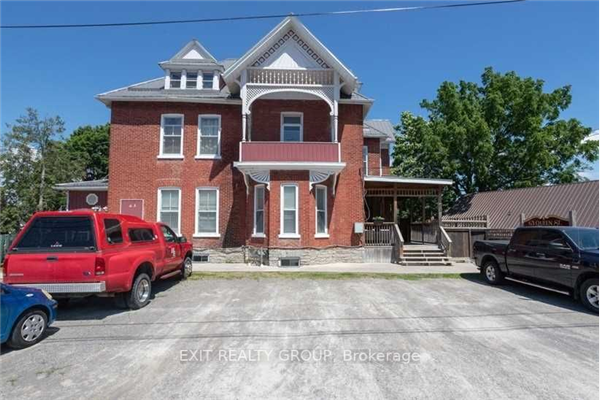 63 Queen St, Quinte West