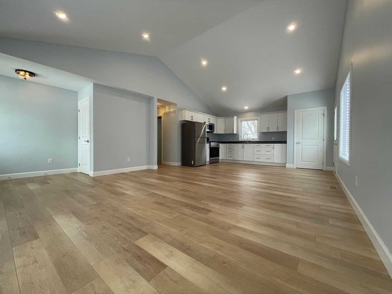 80B Helen St