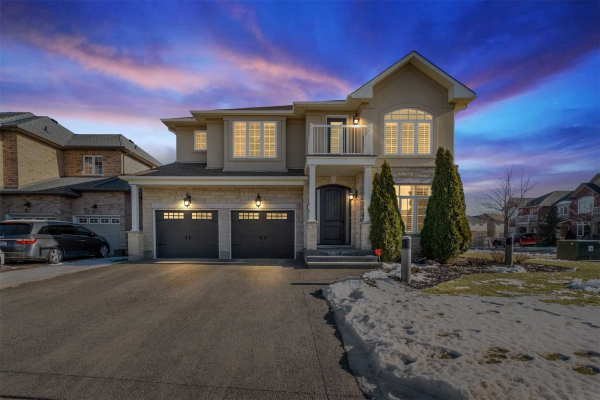 4 Aquamarine Dr, Hamilton
