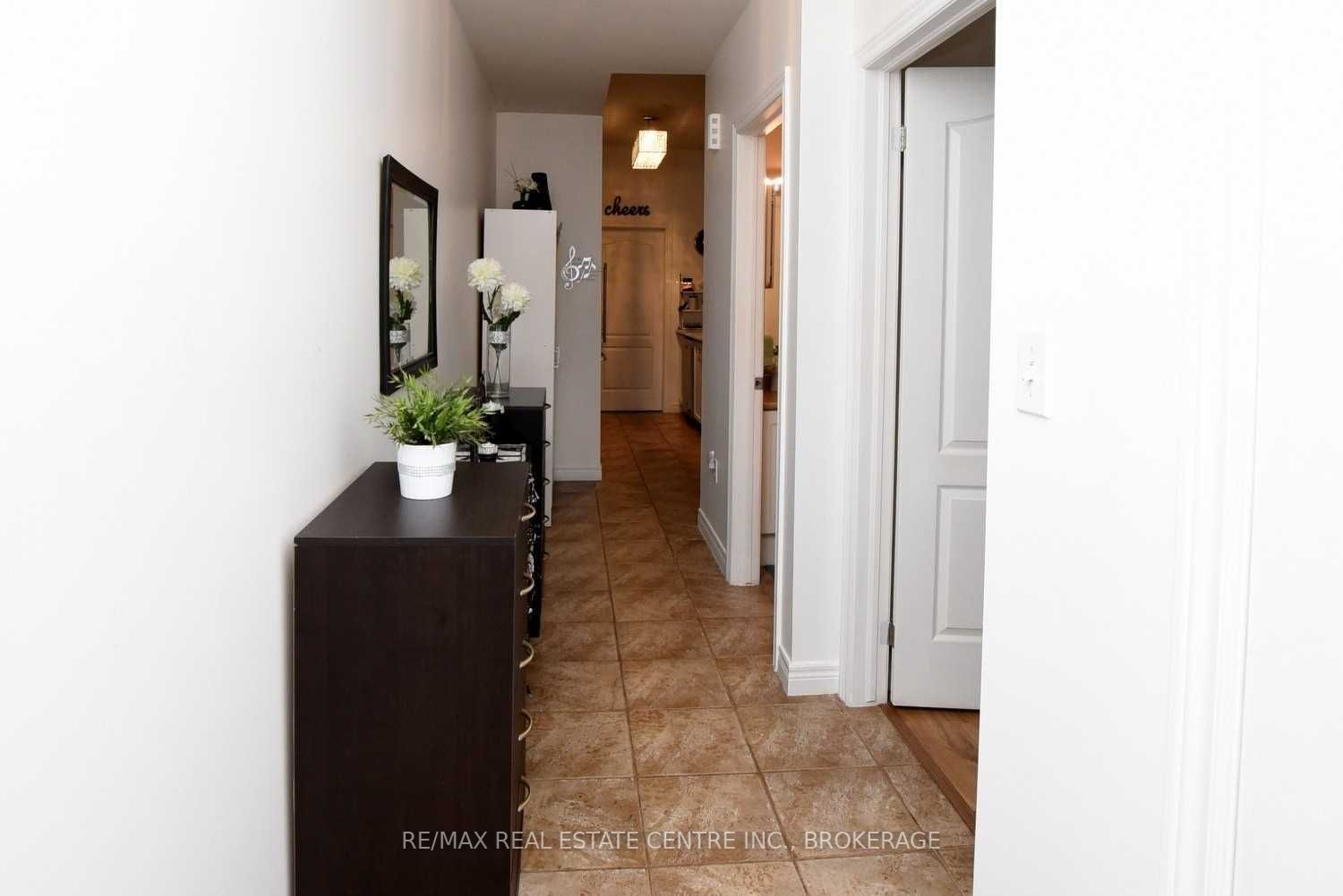 Listing X5894939 - Large Photo # 2