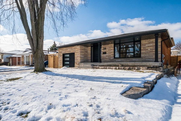 39 Farringford Dr