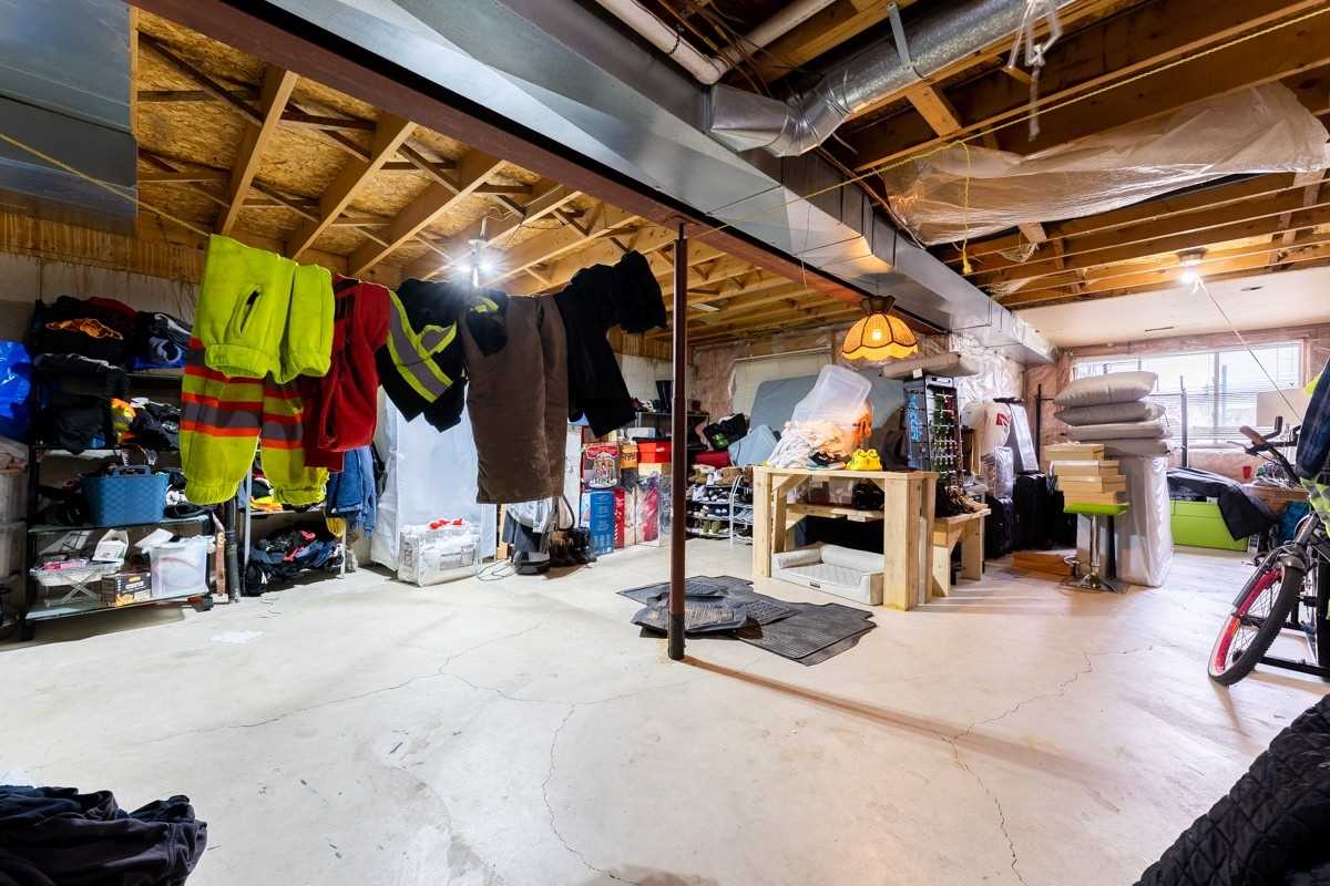 141 Edgewater Dr
