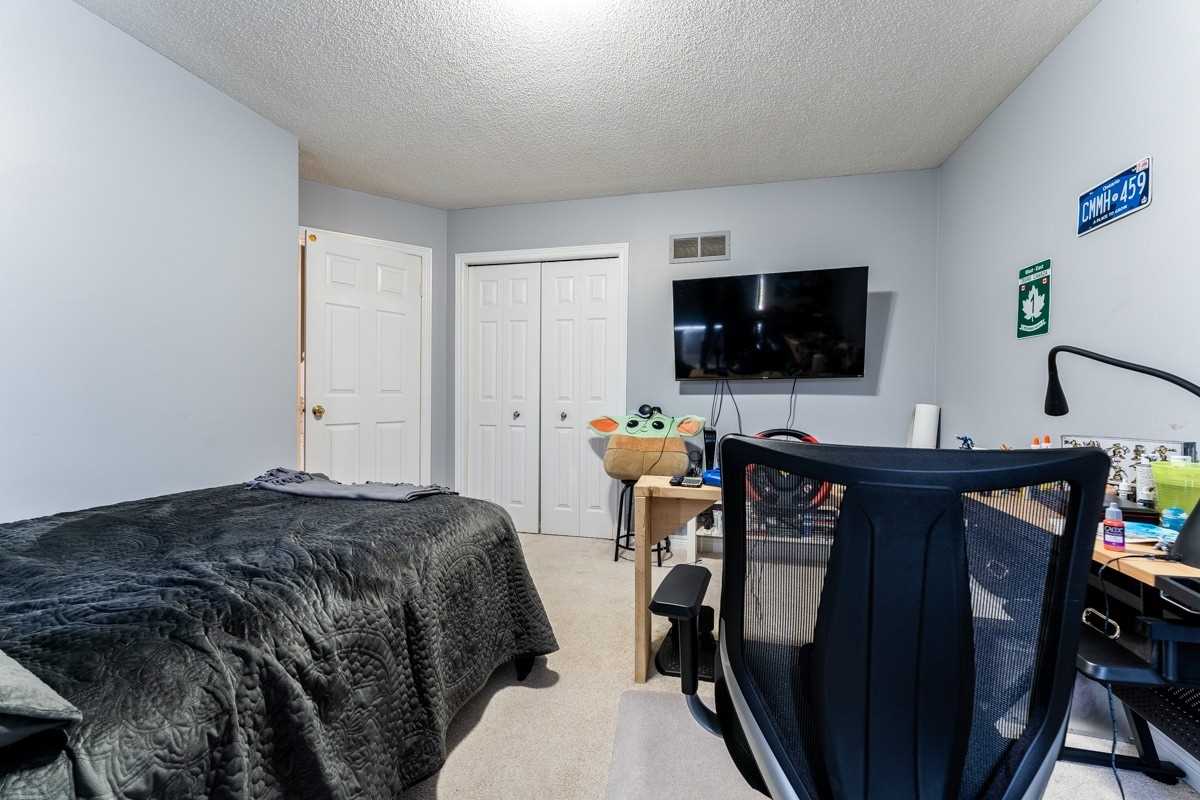 141 Edgewater Dr