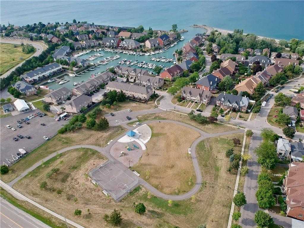141 Edgewater Dr