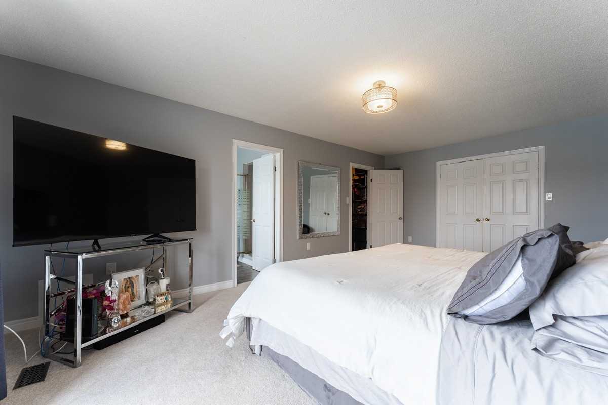 141 Edgewater Dr