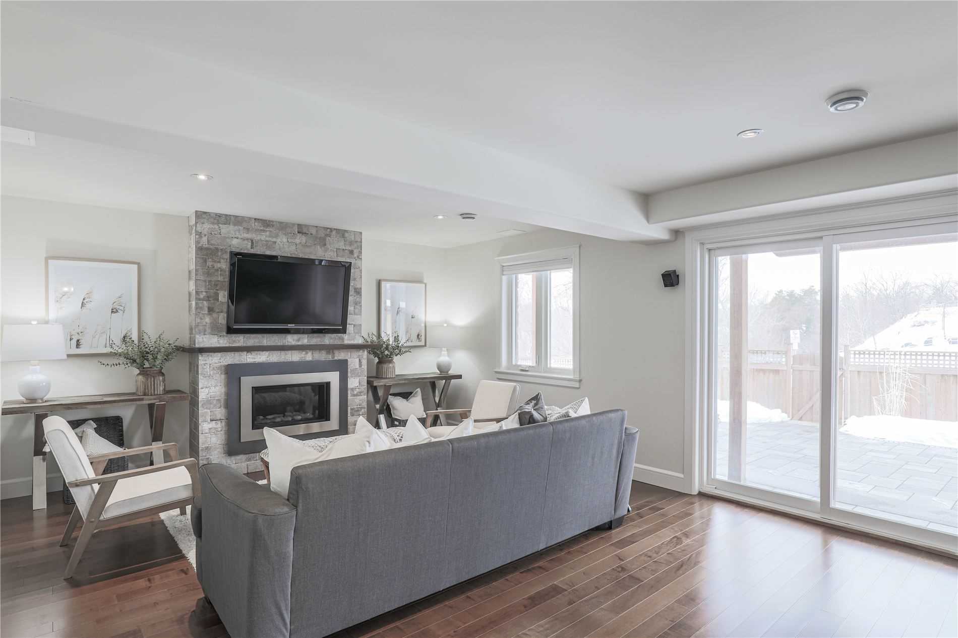 10 Moynes Crt