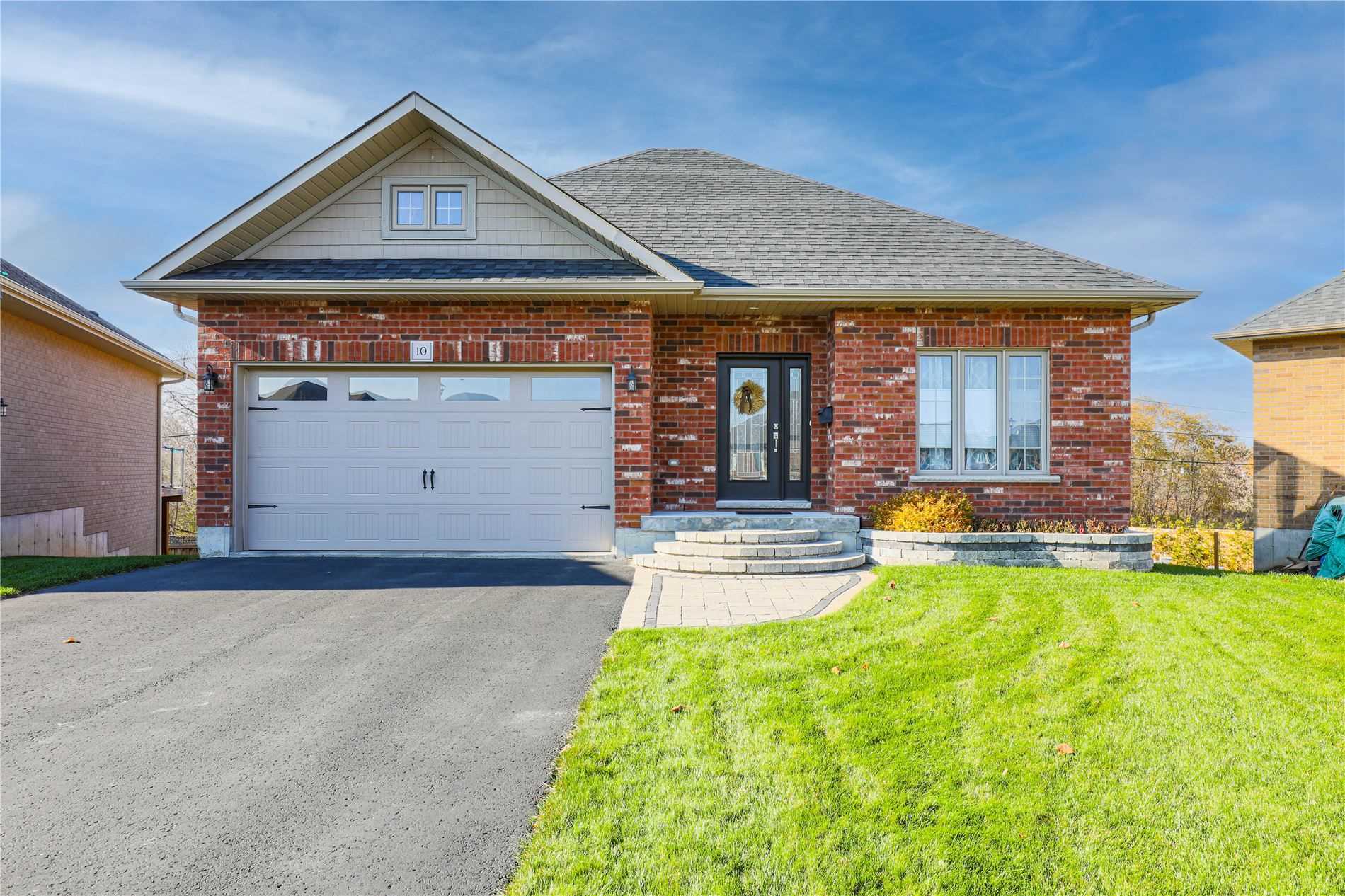 10 Moynes Crt