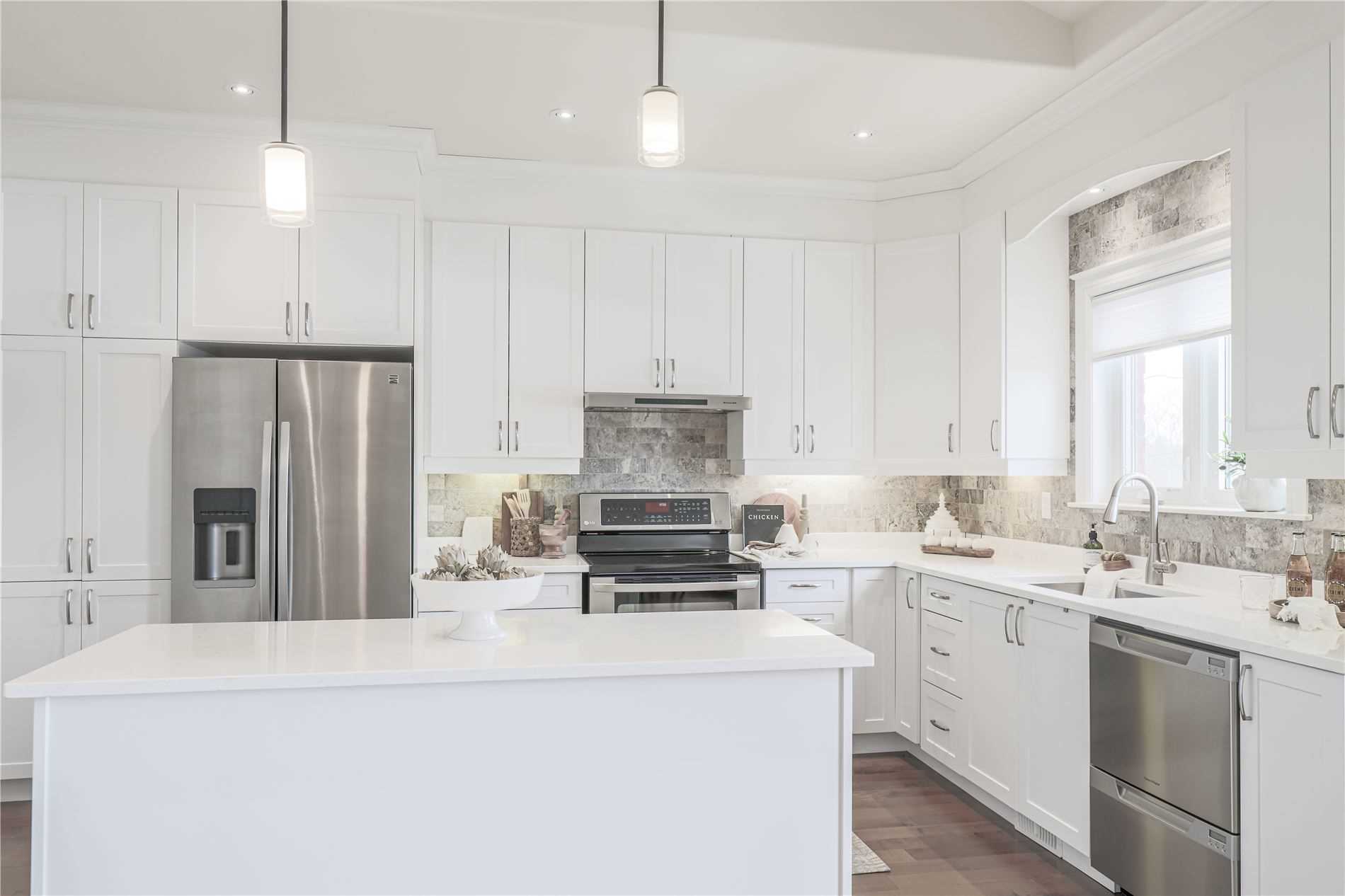 10 Moynes Crt