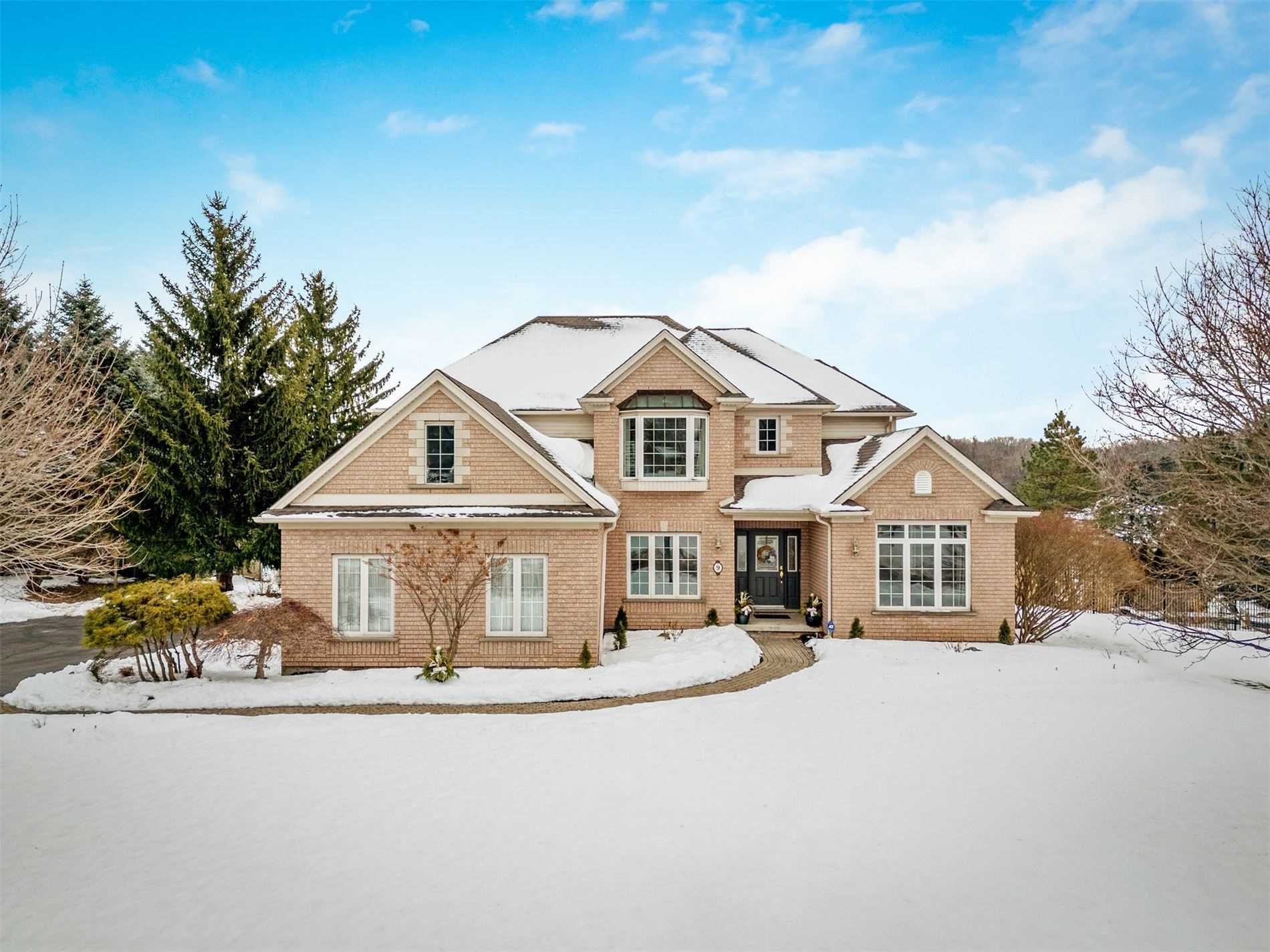 9 Palomino Dr