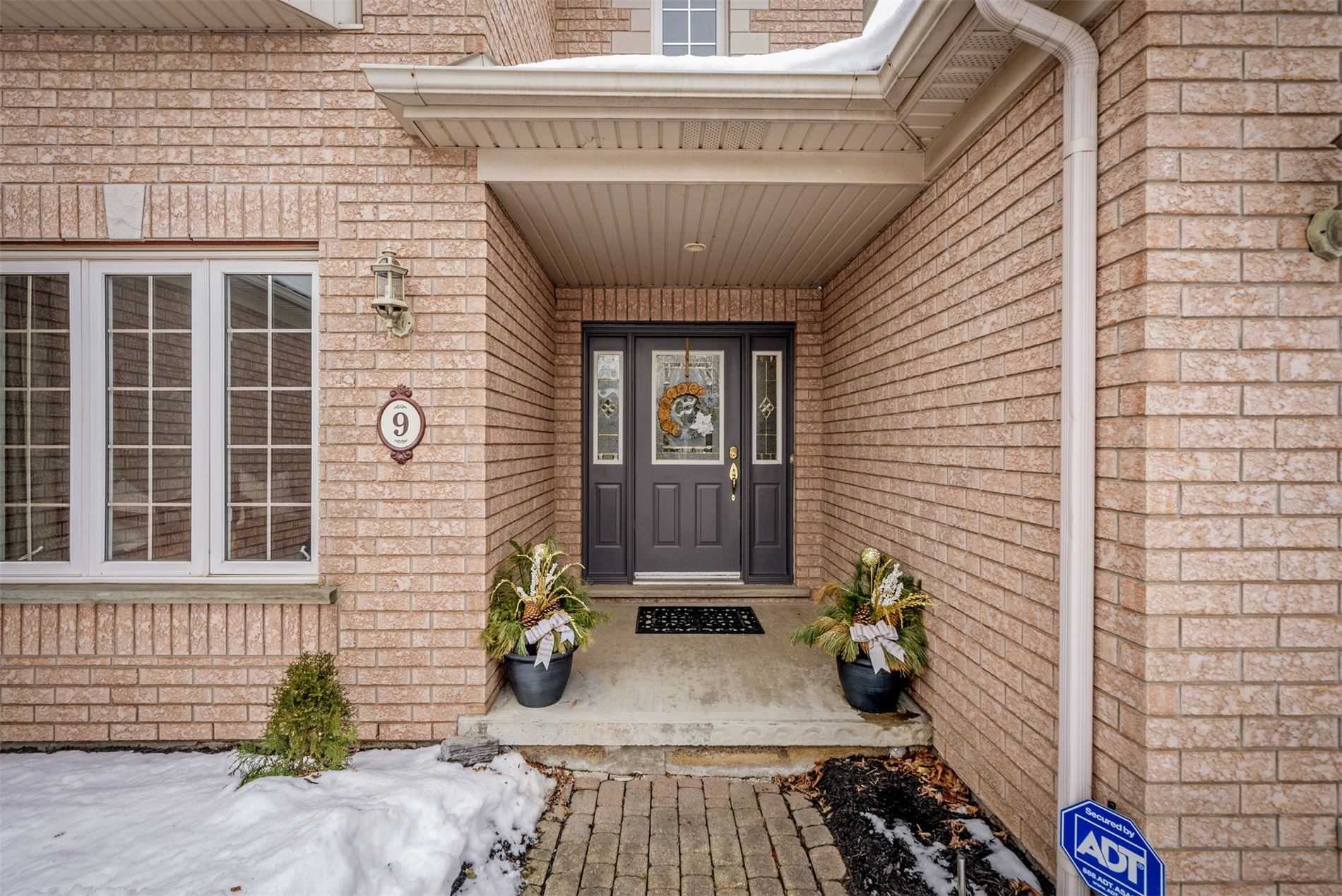 9 Palomino Dr